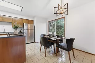 236 SW Collins St, Portland, OR 97219 - Photo 8