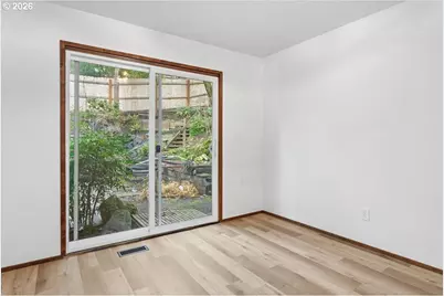 236 SW Collins St, Portland, OR 97219 - Photo 20