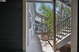 10220 SE Talbert St, Clackamas, OR 97015 - Photo 2