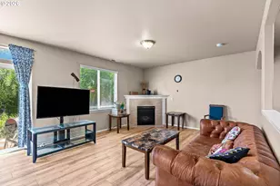1032 S 1st St, Cottage Grove, OR 97424 - Photo 10