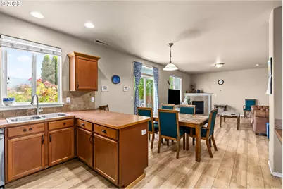 1032 S 1st St, Cottage Grove, OR 97424 - Photo 14