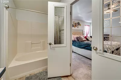 5606 NE 68th St, Vancouver, WA 98661 - Photo 8