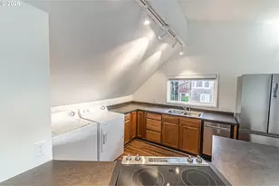 529 SW 32nd St, Lincoln City, OR 97367 - Photo 10