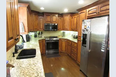 360 Cindy Ln, Mount Angel, OR 97362 - Photo 14