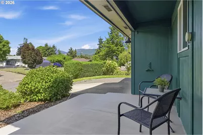 33626 Paiute Ln, Eugene, OR 97408 - Photo 6