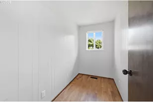 33626 Paiute Ln, Eugene, OR 97408 - Photo 14