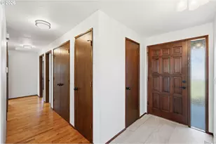 33626 Paiute Ln, Eugene, OR 97408 - Photo 14