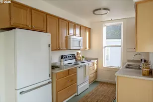 4057 N Borthwick Ave, Portland, OR 97227 - Photo 10