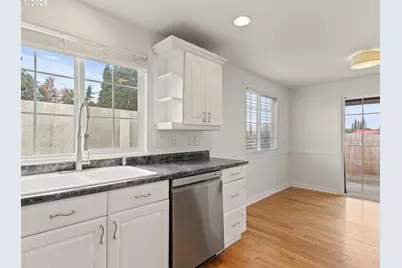 2297 SW 218th Dr, Beaverton, OR 97003 - Photo 18