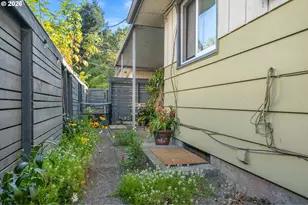 2421 SE 52nd Ave, Portland, OR 97206 - Photo 6