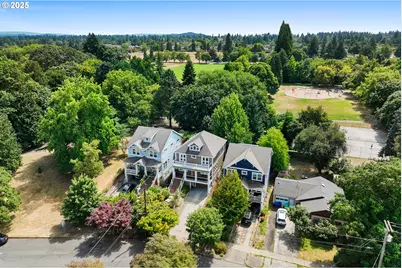 3742 NE Holman St, Portland, OR 97211 - Photo 44