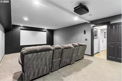 3742 NE Holman St, Portland, OR 97211 - Photo 34