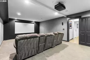 3742 NE Holman St, Portland, OR 97211 - Photo 34