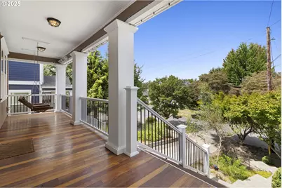 3742 NE Holman St, Portland, OR 97211 - Photo 4