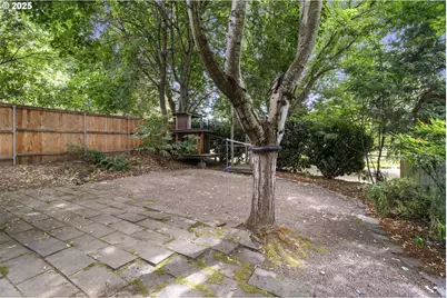 3742 NE Holman St, Portland, OR 97211 - Photo 42