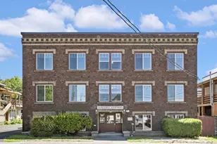 804 SE Cesar E Chavez Blvd, Portland, OR 97214 - Photo 1