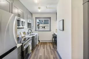 804 SE Cesar E Chavez Blvd, Portland, OR 97214 - Photo 16