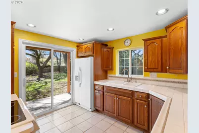 4555 NE 119th Ave, Portland, OR 97220 - Photo 22