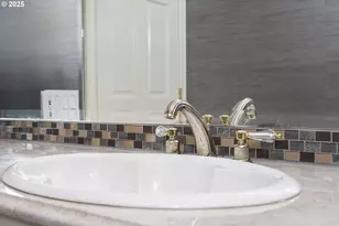 1040 SW Myrtle Dr, Portland, OR 97201 - Photo 24