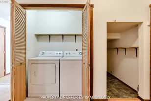 911 N 9th St, Cottage Grove, OR 97424 - Photo 16