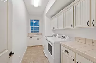 978 N Alder St, Canby, OR 97013 - Photo 36