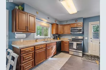 103 Lowrane Dr, Kelso, WA 98626 - Photo 4