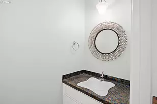 3352 SW Fairmount Ln, Portland, OR 97239 - Photo 10