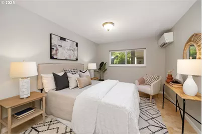 2393 SW Park Pl #106, Portland, OR 97205 - Photo 24