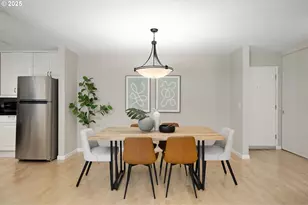 2393 SW Park Pl, Portland, OR 97205 - Photo 10