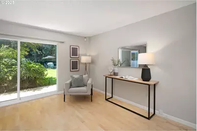 2393 SW Park Pl #106, Portland, OR 97205 - Photo 12