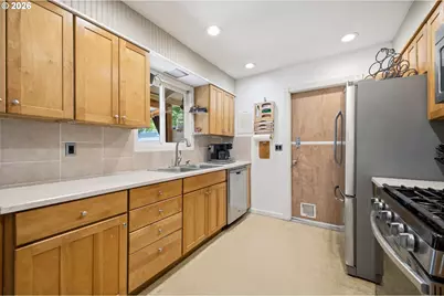 16110 SE Clay St, Portland, OR 97233 - Photo 18