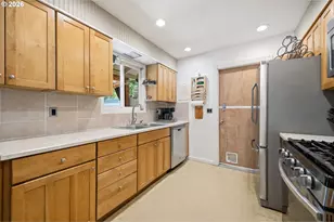 16110 SE Clay St, Portland, OR 97233 - Photo 18