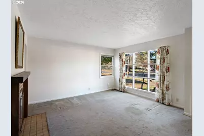 204 NE 114th Ave, Portland, OR 97220 - Photo 6