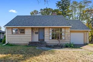 204 NE 114th Ave, Portland, OR 97220 - Photo 2