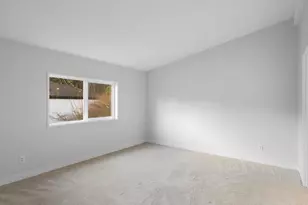 15768 SE Powell Blvd, Portland, OR 97236 - Photo 18