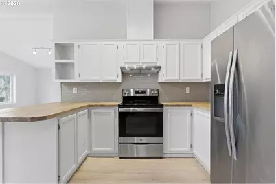 15768 SE Powell Blvd #12, Portland, OR 97236 - Photo 8