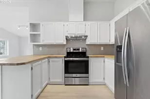 15768 SE Powell Blvd, Portland, OR 97236 - Photo 8