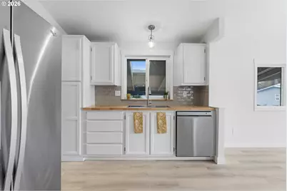 15768 SE Powell Blvd #12, Portland, OR 97236 - Photo 8