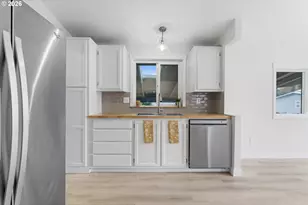 15768 SE Powell Blvd, Portland, OR 97236 - Photo 8