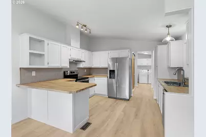 15768 SE Powell Blvd #12, Portland, OR 97236 - Photo 6
