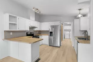 15768 SE Powell Blvd, Portland, OR 97236 - Photo 6