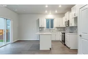 9501 SE Crystal Rose St, Happy Valley, OR 97086 - Photo 8
