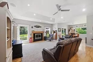 29778 Gimpl Hill Rd, Eugene, OR 97402 - Photo 8