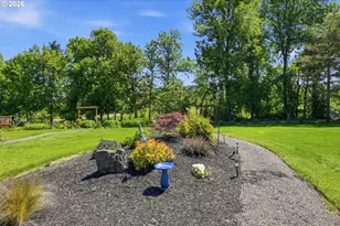 29778 Gimpl Hill Rd, Eugene, OR 97402 - Photo 38