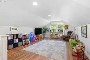 29778 Gimpl Hill Rd, Eugene, OR 97402 - Photo 24