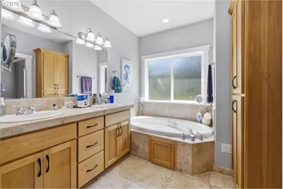 29778 Gimpl Hill Rd, Eugene, OR 97402 - Photo 20