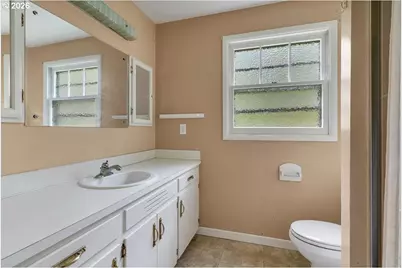 112 NE Green Ct, Albany, OR 97321 - Photo 34