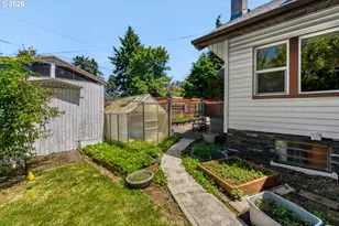 2424 NE 102nd Ave, Portland, OR 97220 - Photo 24