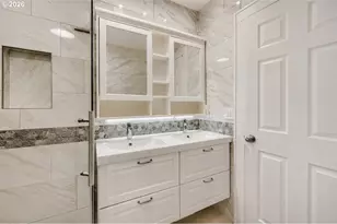 2424 NE 102nd Ave, Portland, OR 97220 - Photo 16