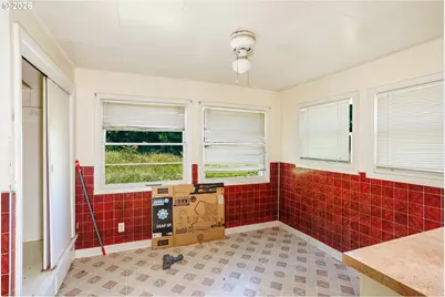 4021 SE 91st Ave, Portland, OR 97035 - Photo 6